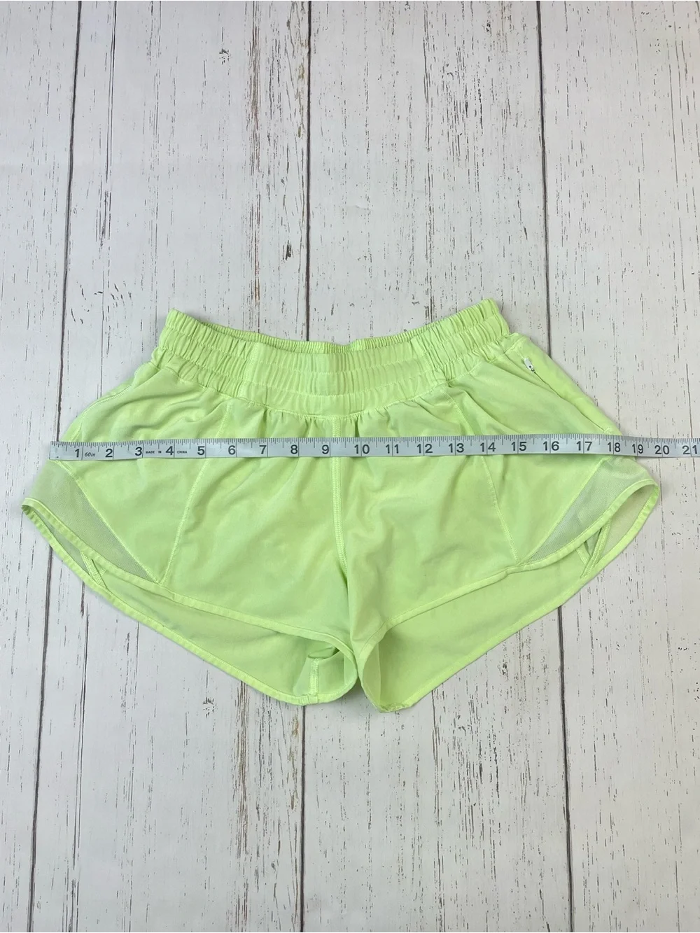 Lululemon Hotty Hot Short ll *2.5”